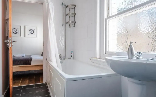 Oxford Street London by Threstle