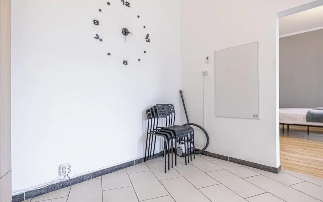 Spacious 1BR Apt Near Danube