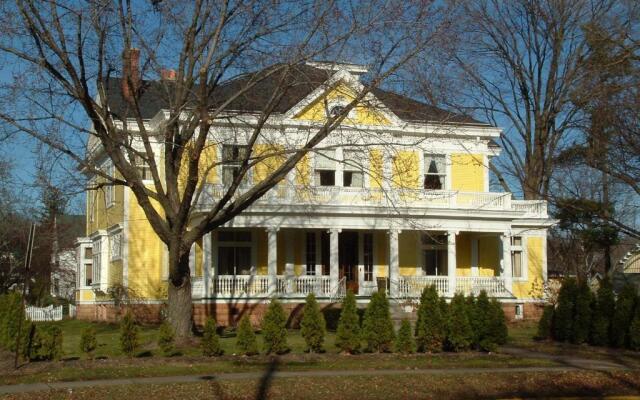 Ringling House Bed & Breakfast