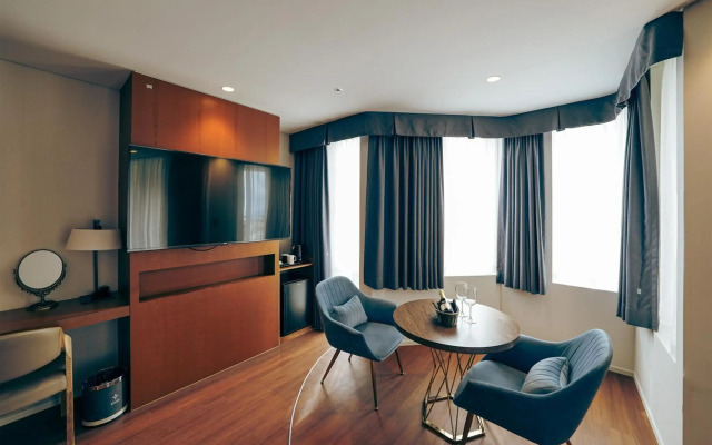 Hotel Sirius