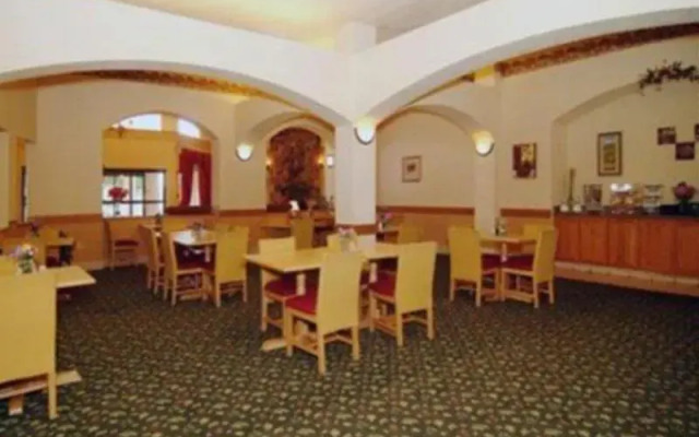 Pan American Inn & Suites