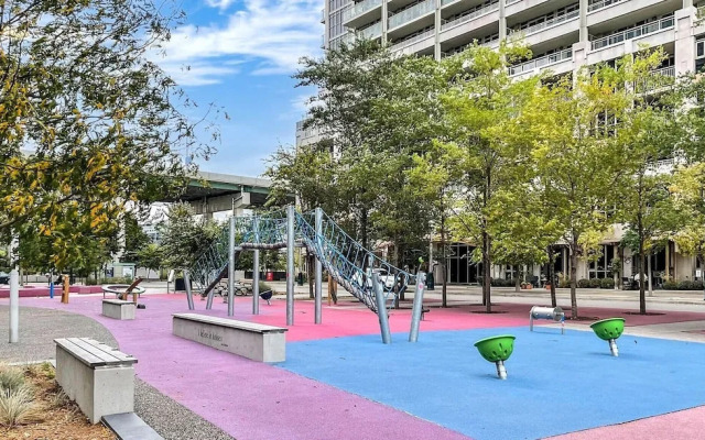 Toronto Waterfront Stay