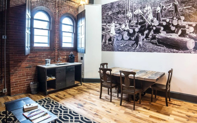 City Hall Grand Hotel