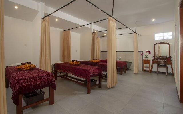 Tapa Bale Gede Nusa Lembongan