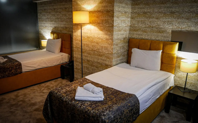 Riverside Boutique Hotel