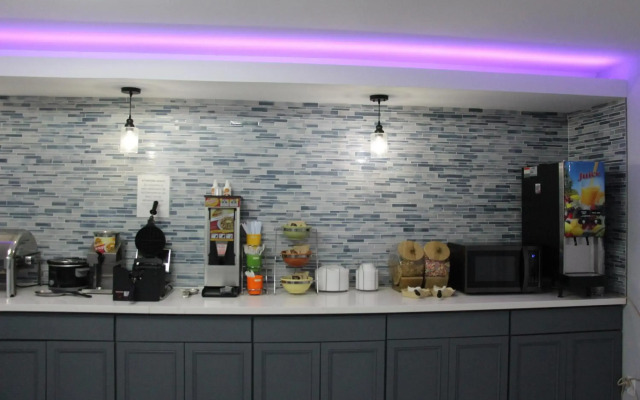 Douglas Inn And Suites