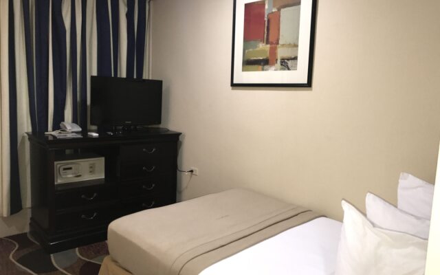 Airport Suites Hotel