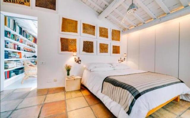 Luxury Art Apt With Terrace In Trastevere