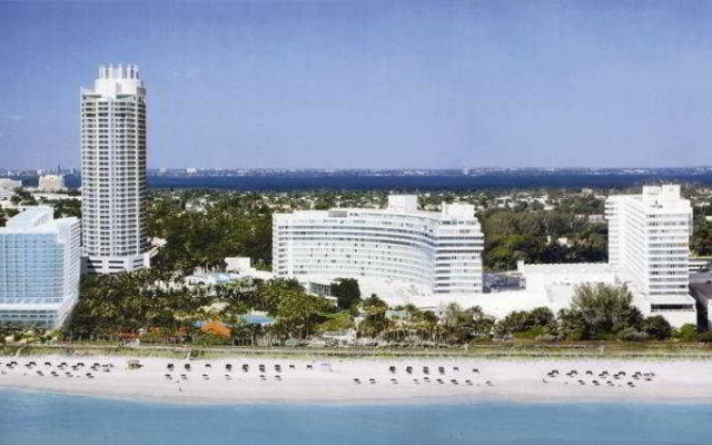 Fontainebleau Miami Beach Versailles Tower