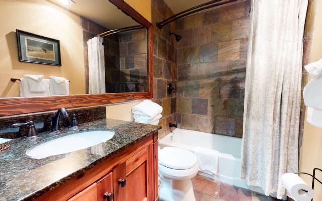 Woodlands #25 3 Bedroom Condo