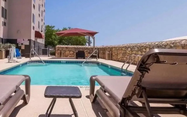 Comfort Suites El Paso Airport