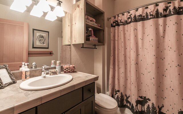 Papa Bear's River Cabin