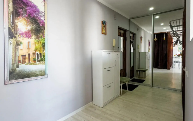 LovelyHome 39 (Lovelyhome 39) on Tchaikovsky Street 58