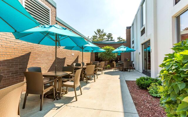 Country Inn & Suites by Radisson, Traverse City, MI