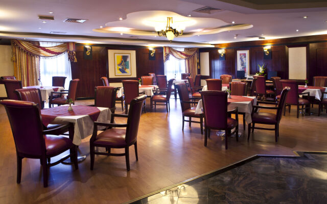 Landmark Plaza Hotel