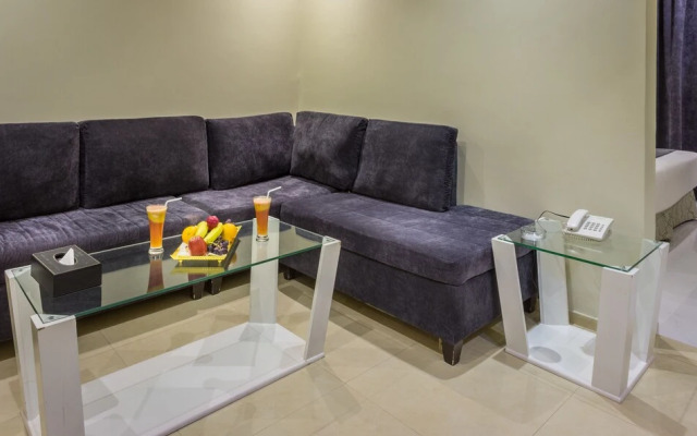 Almuhaidb Al Takhasosi Suites