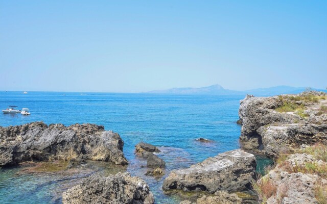 Beautiful Apartment in Falerna Marina With Wifi and 3 Bedrooms