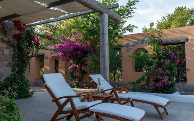 Blue Vista Patmos pool studio