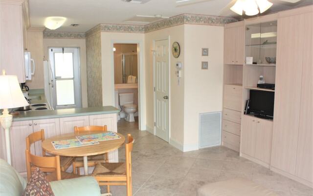 Jamaica Royale - 008 - 1 Br Apts