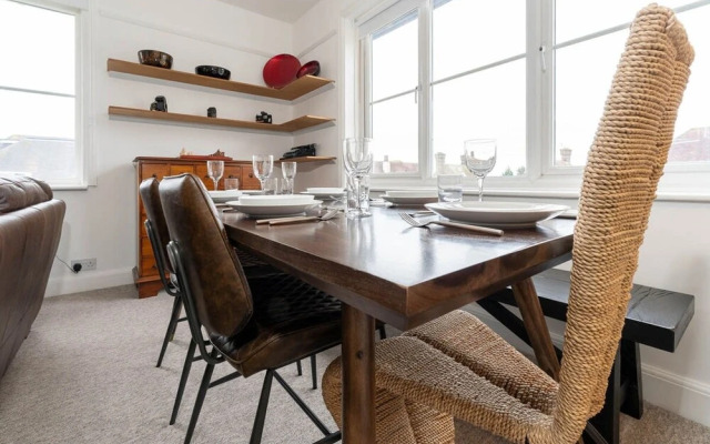 Host Stay Preston Park Apartment