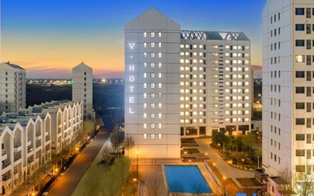 V. Hotel