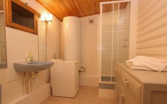 Lakeside cabin Lac de chaumecon