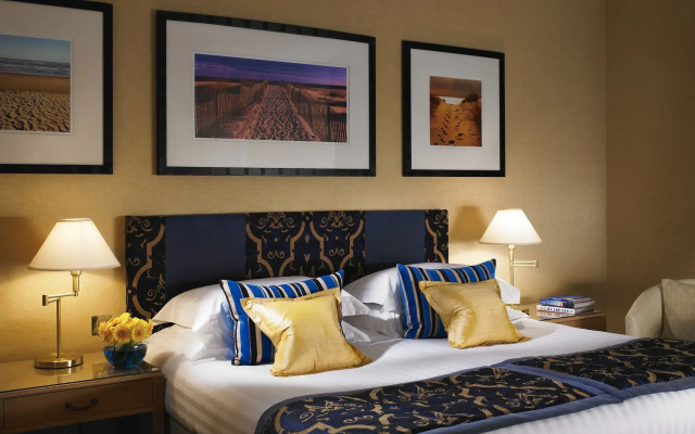 The Norfolk Royale Hotel