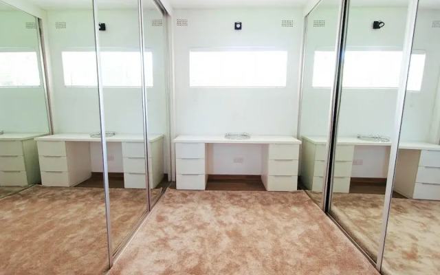 Luxurious Urban Oasis - 2276