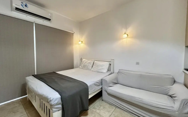 157 LIM - Stay Sunsea Studio