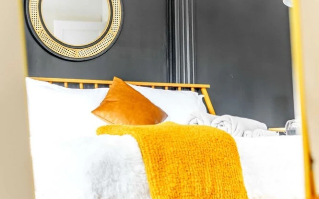 Prime Location Clean Top Rated Free Parking