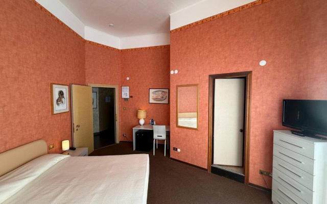 Hotel Corona