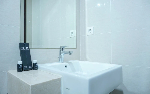 Warm and Relax Stay @ 1BR Puri Mansion Apartment