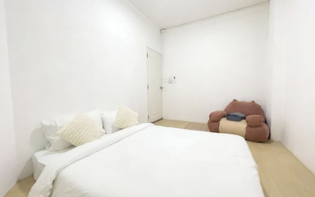 Transit Donmueang Airport Hostel