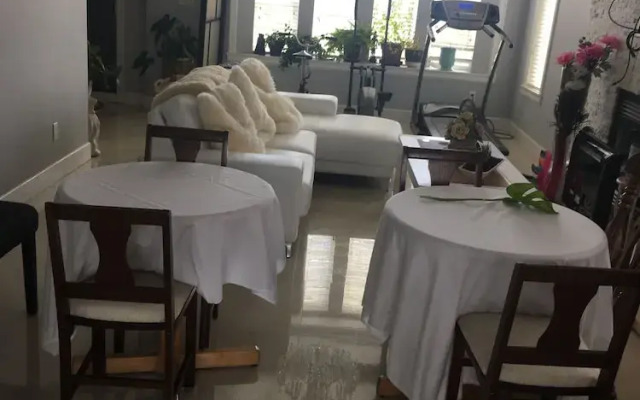 WHITEHOUSE Guesthouse