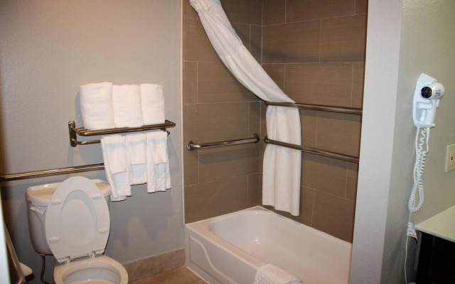 Boca Suites Deerfield Beach, SureStay Collection by BW