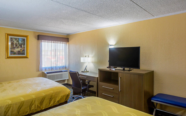 Quality Inn & Suites near Six Flags East
