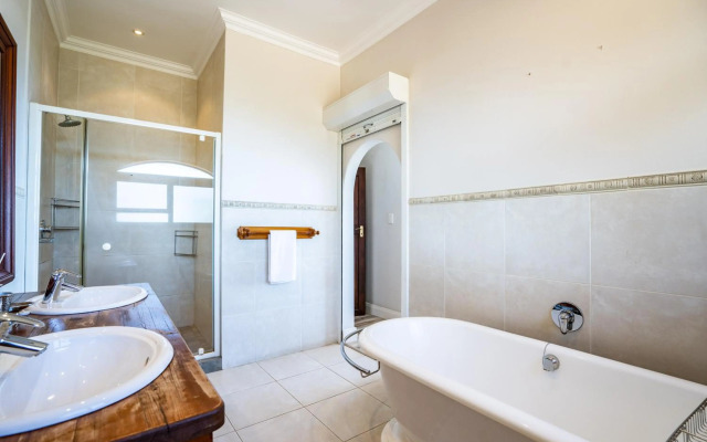 6 Bedroom Tuscan Styled Home in Umdloti Beach