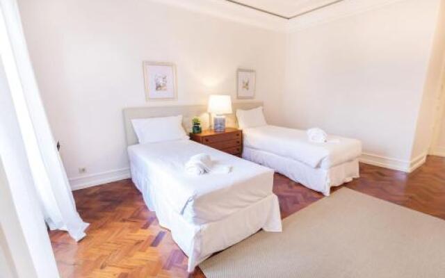 LovelyStay - Campo Pequeno Charming Apartment