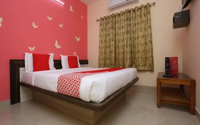 OYO Flagship 11946 Greenland Inn