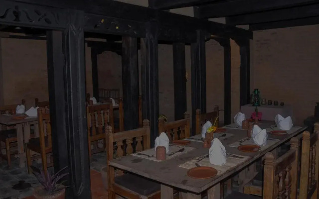 Gaun Ghar