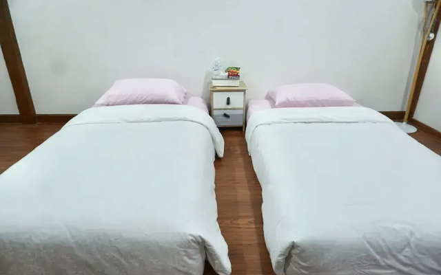 Tha Ma-O Bouteak Homestay