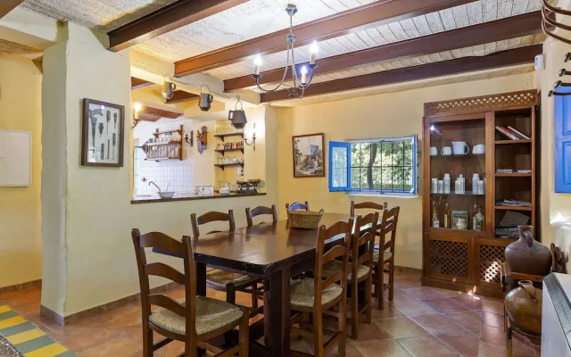 Delightful Mansion in Huétor-Tájar near Sea