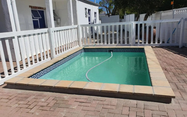 The White House Lodge