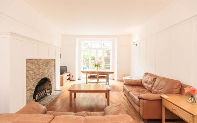 Cosy 2br, City Centre Apartment