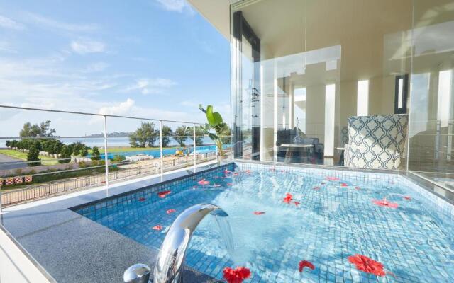 Pool & Sauna Villa Churaumi Motobu