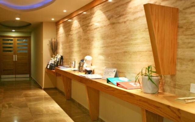 Poseidonia Beach Hotel