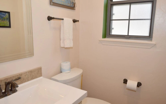 Claim_jumper_townhouse_19