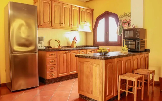 Holiday Home El Castillo - BUV134