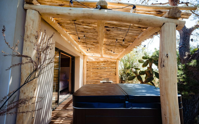 Le Hameau des Pesquiers Ecolodge, Curio Collection by Hilton