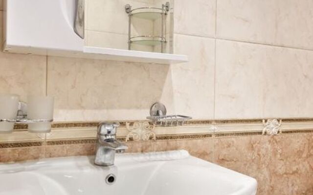 Razmestim on str. Komarova, bld. 127B